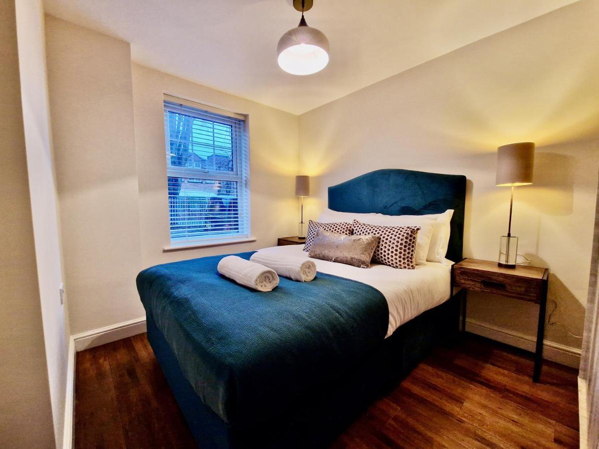 Stylish Luxury Serviced Apartment Next To City Centre With Free Parking - Contractors & Relocators Ковънтри Екстериор снимка