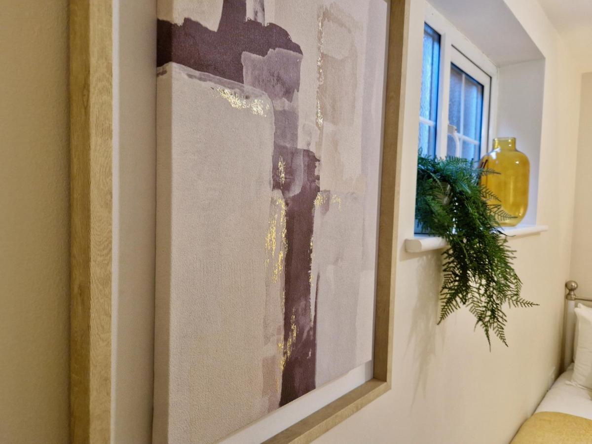 Stylish Luxury Serviced Apartment Next To City Centre With Free Parking - Contractors & Relocators Ковънтри Екстериор снимка